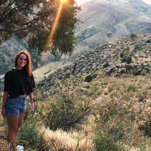 Meet your Posher, Hannah - Picture 1 of 1